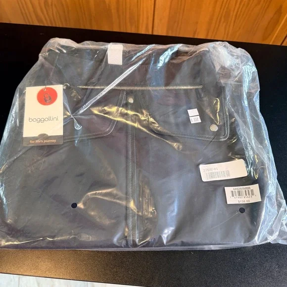 baggallini Hillcrest Hobo Crossbody Bag Black Nylon Removable RFID Wristlet - Picture 2 of 13